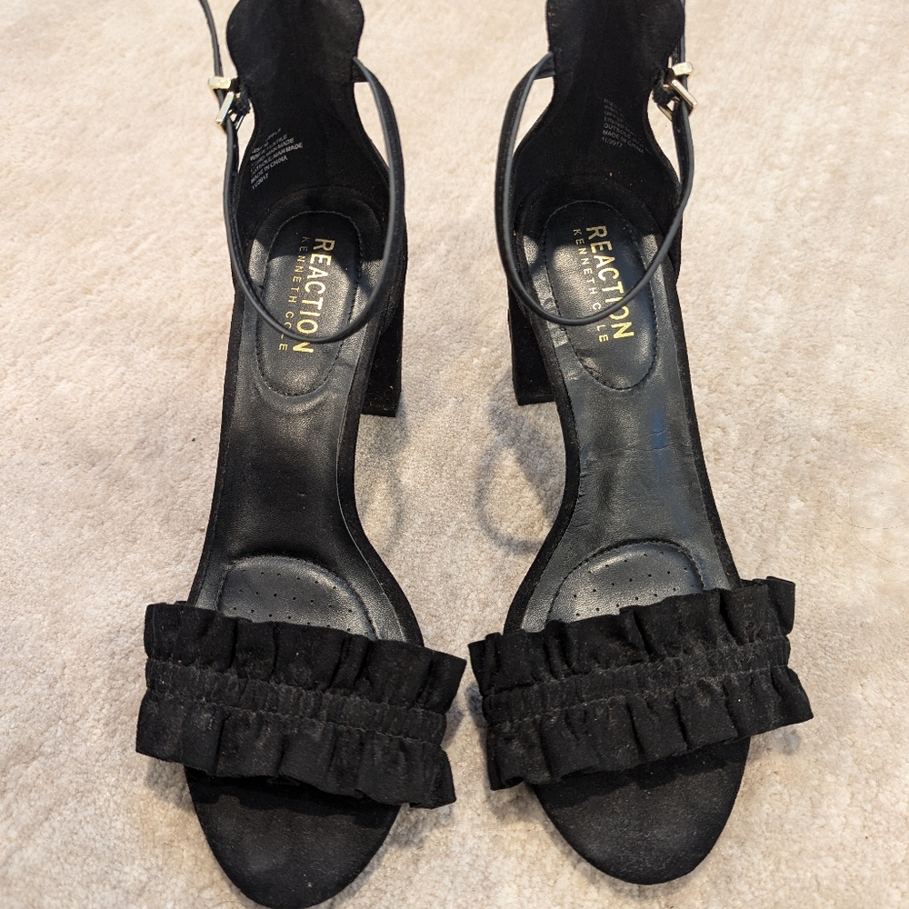 Embroidered heels - Picture 5 of 7
